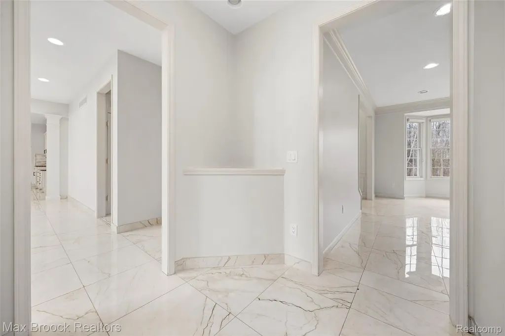 7083 Chatham Court West Bloomfield Charter Township MI 48322