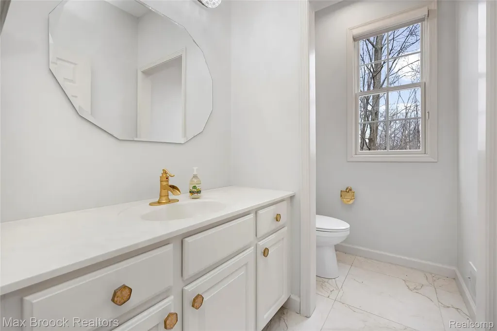 7083 Chatham Court West Bloomfield Charter Township MI 48322