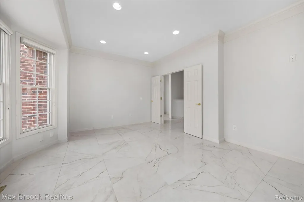 7083 Chatham Court West Bloomfield Charter Township MI 48322
