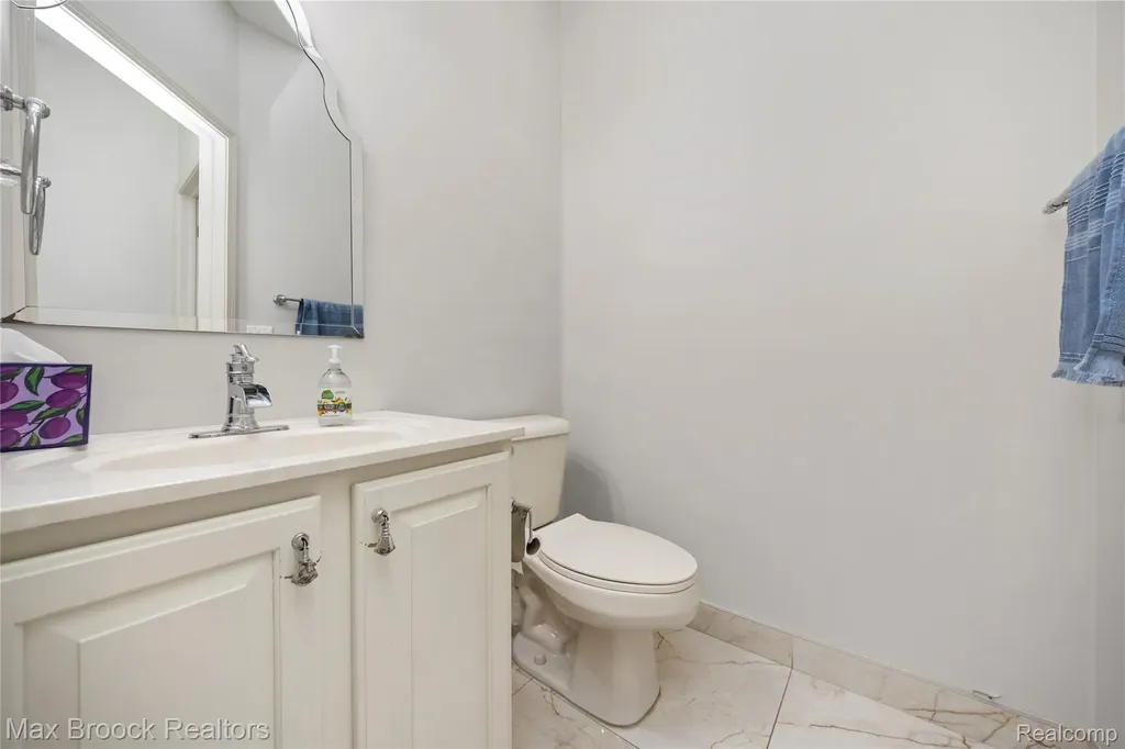 7083 Chatham Court West Bloomfield Charter Township MI 48322
