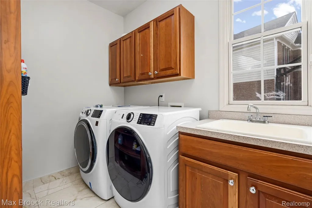 7083 Chatham Court West Bloomfield Charter Township MI 48322
