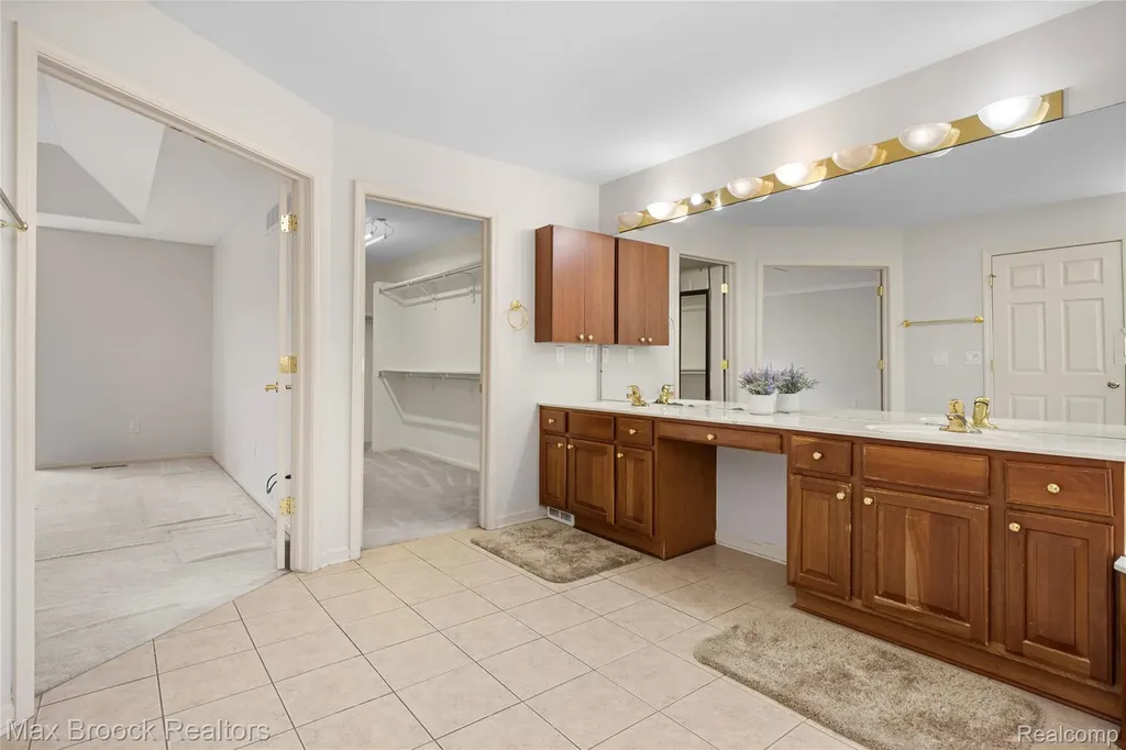 7083 Chatham Court West Bloomfield Charter Township MI 48322