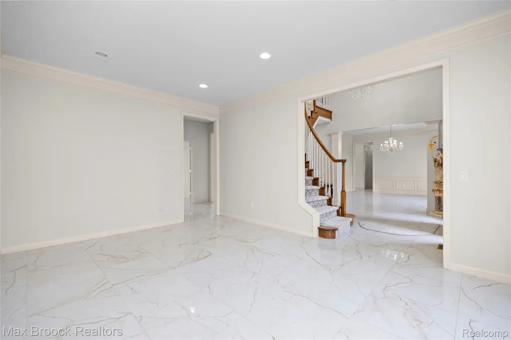 7083 Chatham Court West Bloomfield Charter Township MI 48322