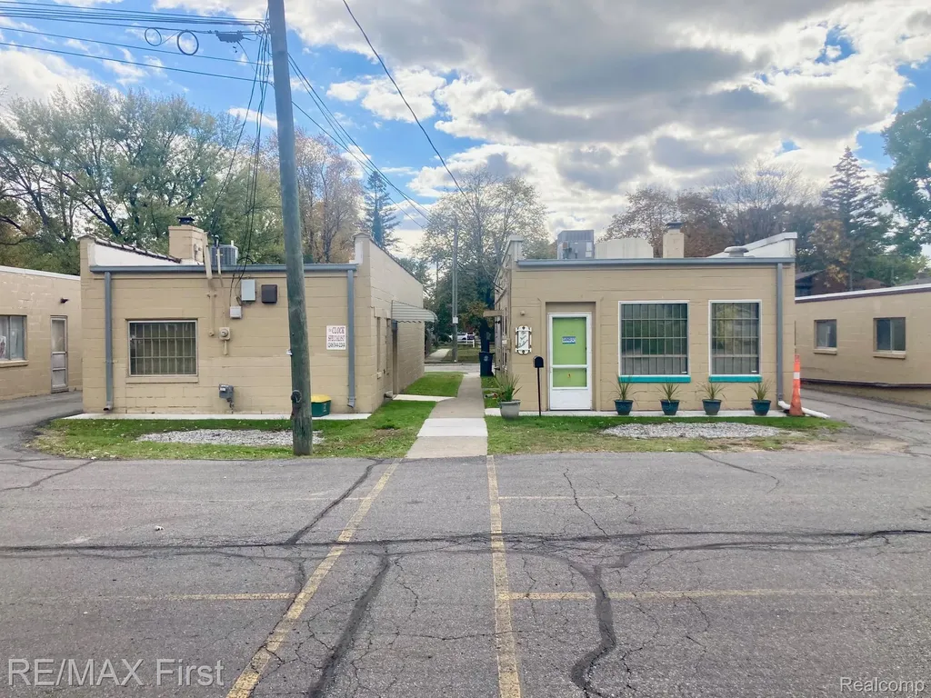 1114 Catalpa Drive Royal Oak City MI 48067