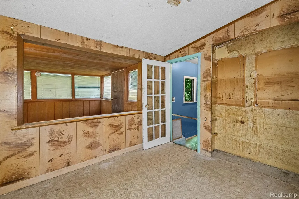 1975 Porter Road White Lake Charter Township MI 48383