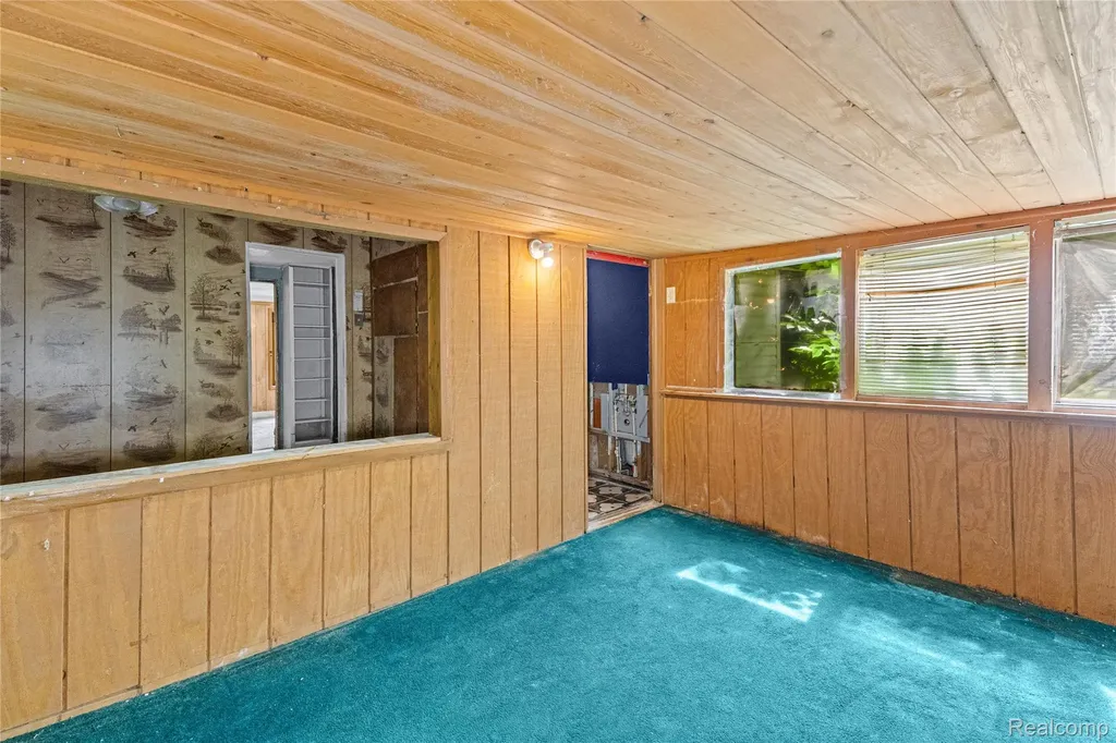 1975 Porter Road White Lake Charter Township MI 48383