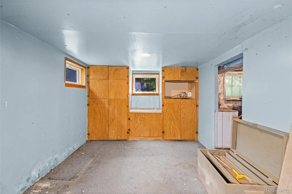 1975 Porter Road White Lake Charter Township MI 48383