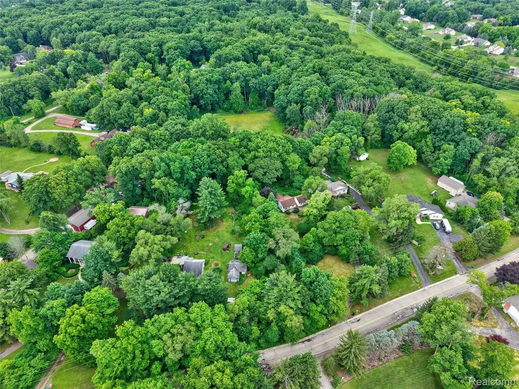 1975 Porter Road White Lake Charter Township MI 48383