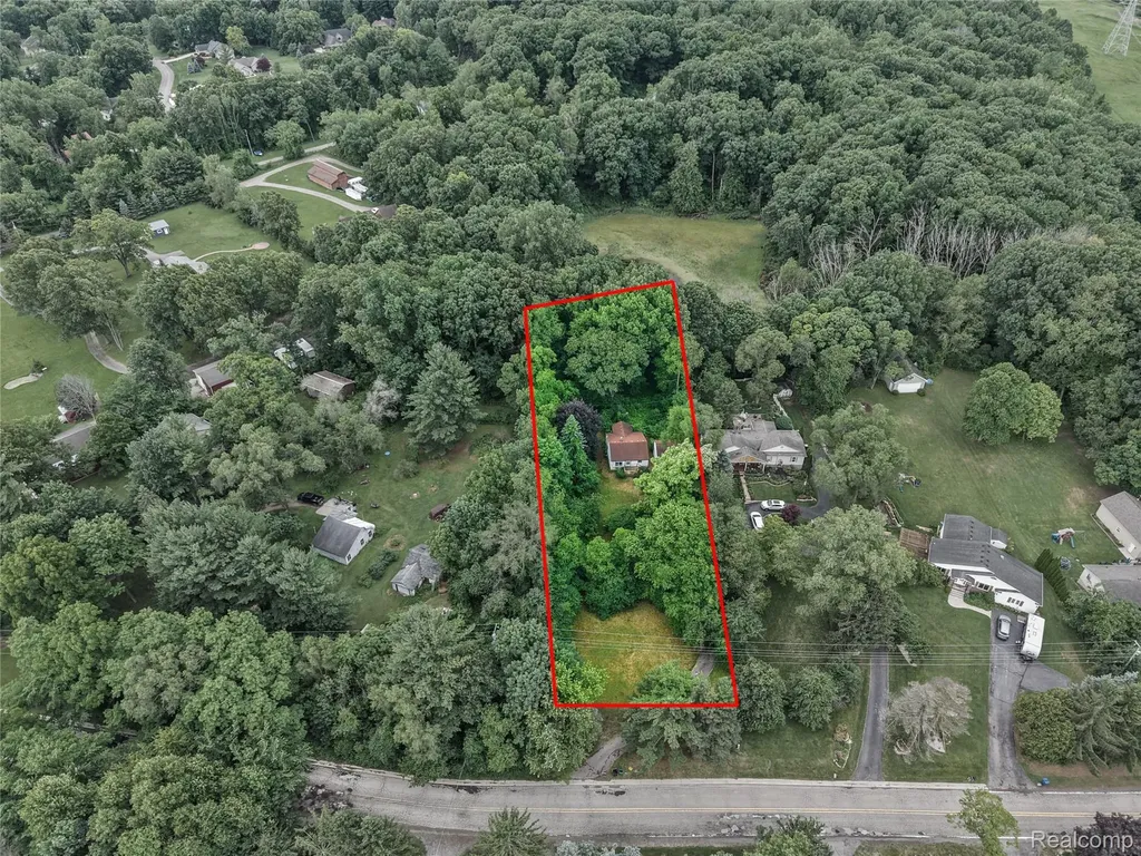 1975 Porter Road White Lake Charter Township MI 48383