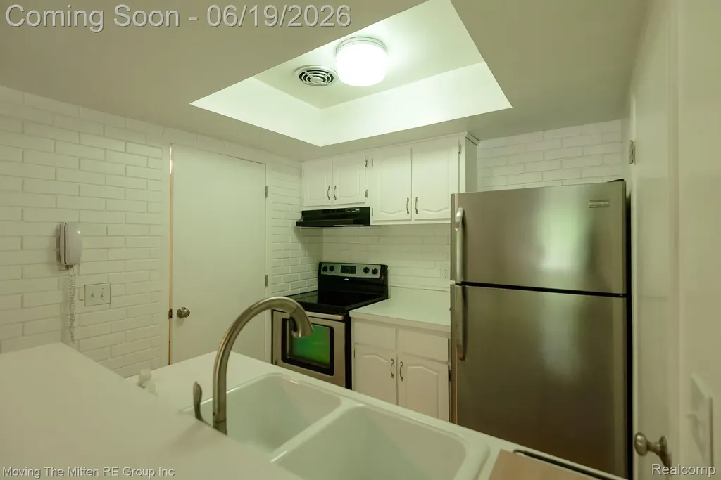 6908 W New Providence Way W Canton Charter Township MI 48187