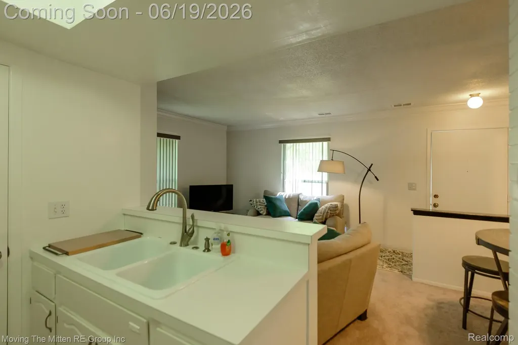 6908 W New Providence Way W Canton Charter Township MI 48187