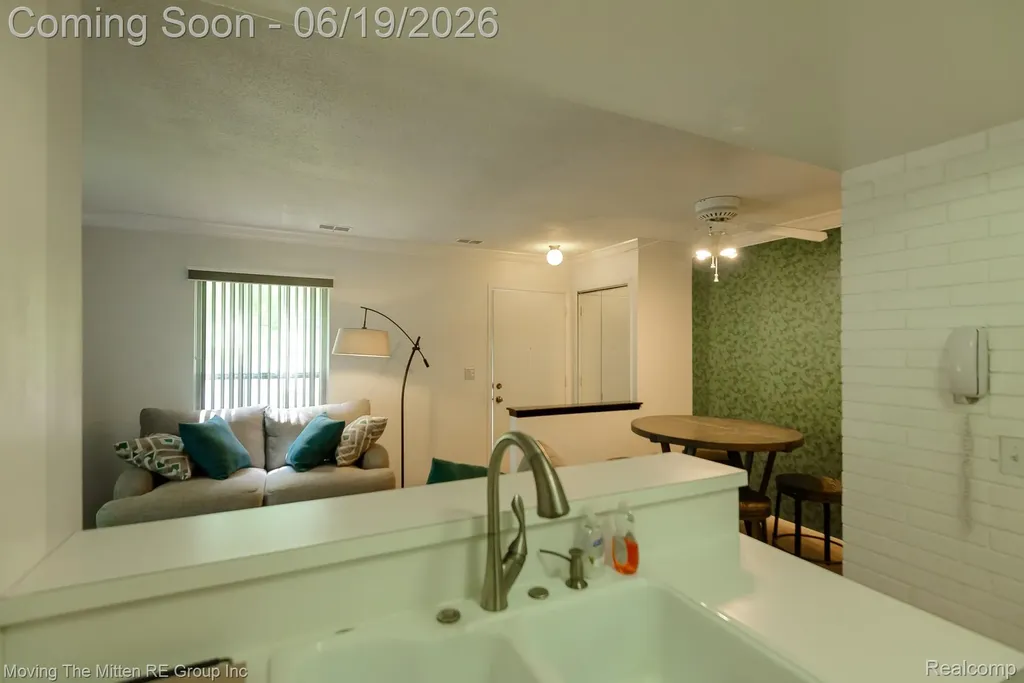 6908 W New Providence Way W Canton Charter Township MI 48187