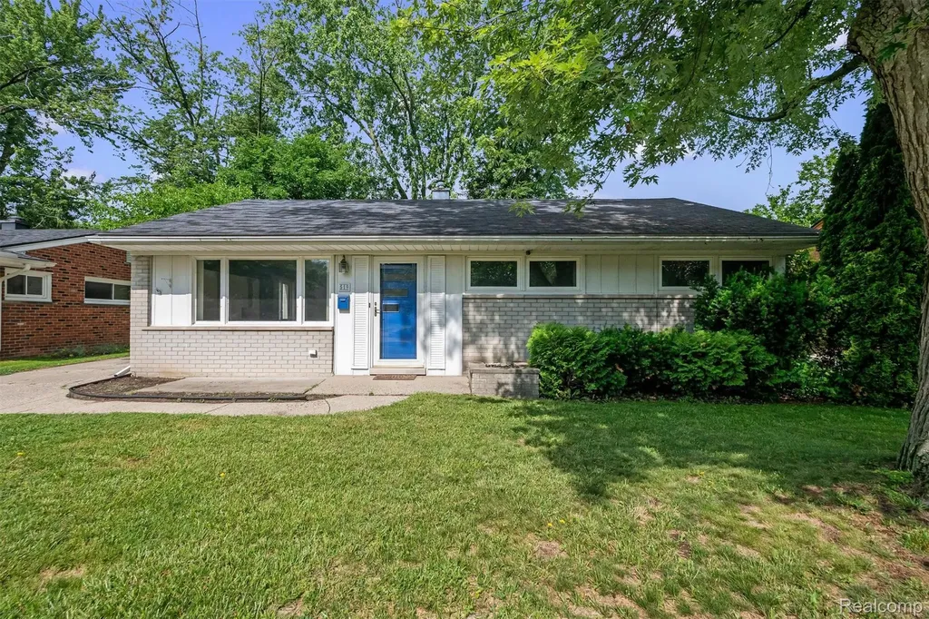 519 Essex Street Clawson City MI 48017
