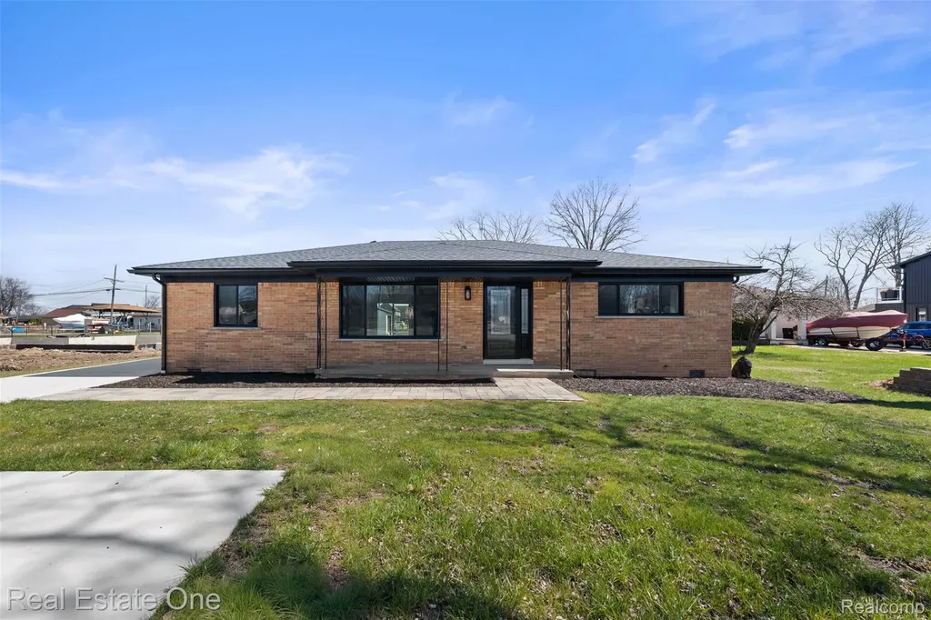 47900 Jefferson Avenue Chesterfield Township MI 48047