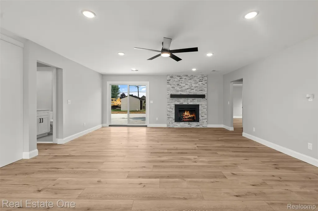 47900 Jefferson Avenue Chesterfield Township MI 48047