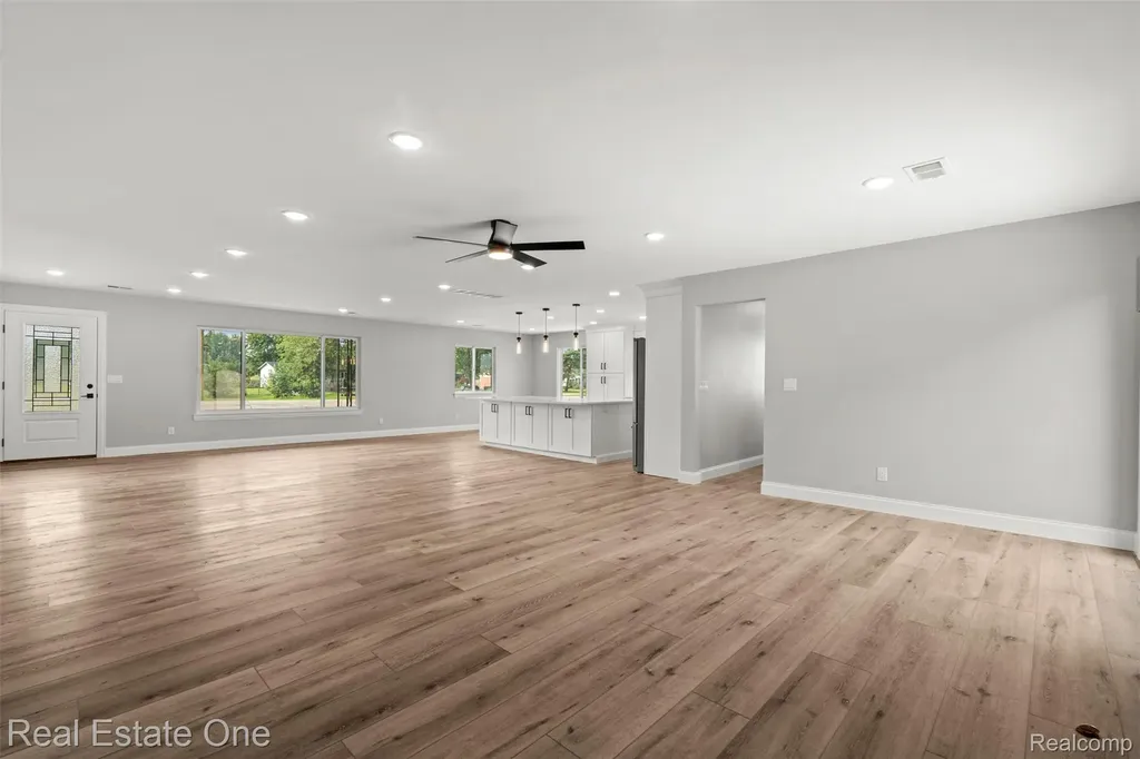 47900 Jefferson Avenue Chesterfield Township MI 48047