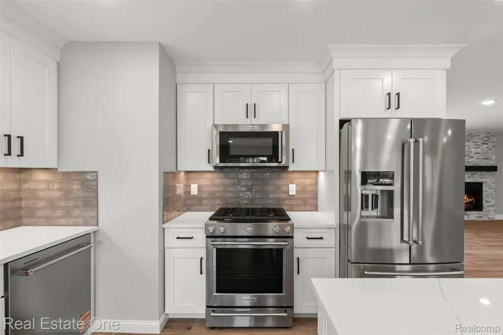 47900 Jefferson Avenue Chesterfield Township MI 48047