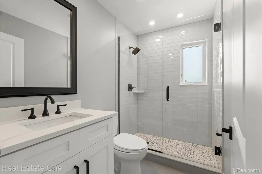 47900 Jefferson Avenue Chesterfield Township MI 48047