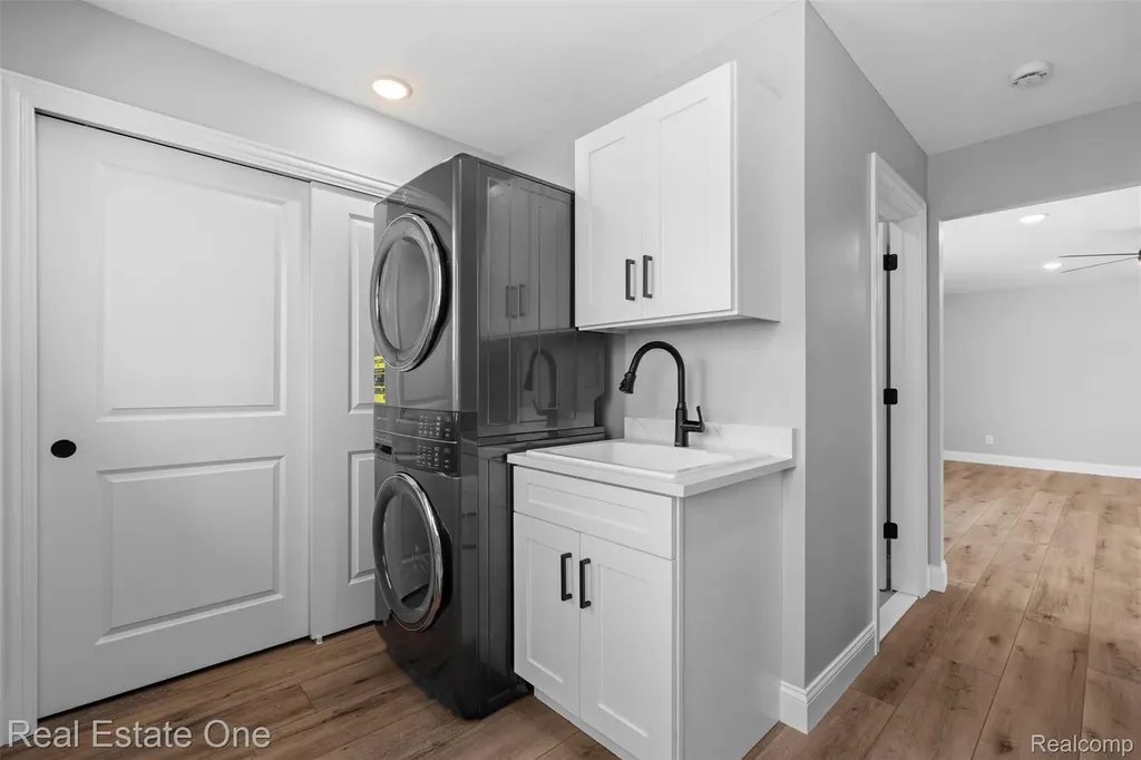 47900 Jefferson Avenue Chesterfield Township MI 48047