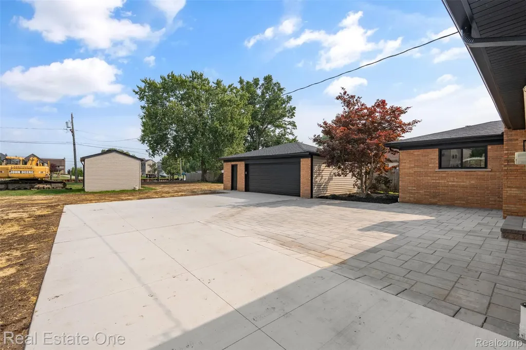 47900 Jefferson Avenue Chesterfield Township MI 48047
