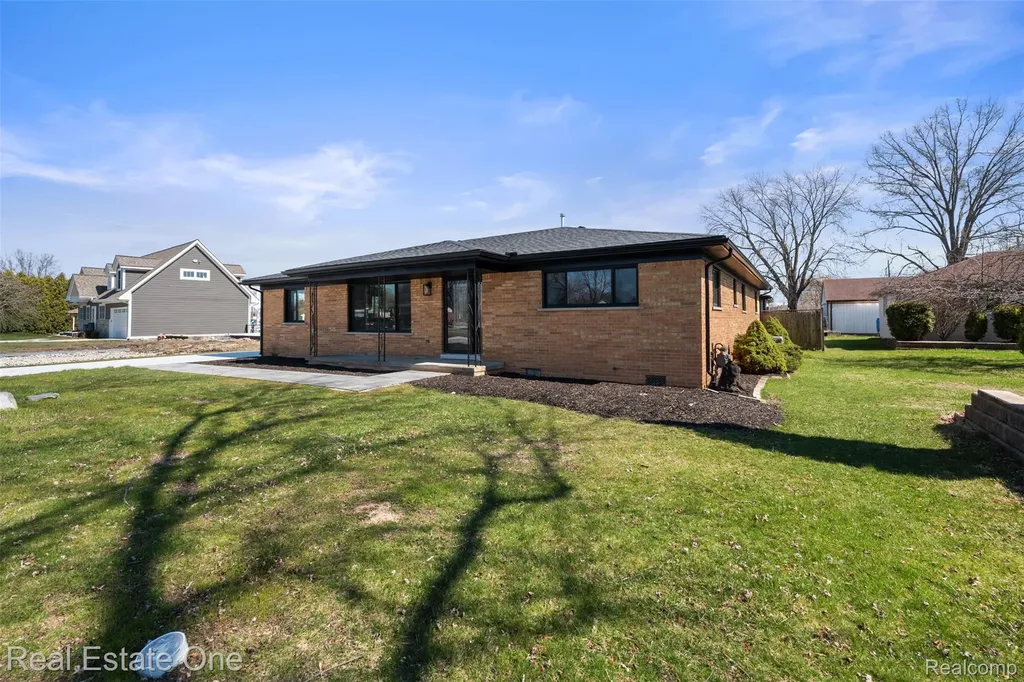 47900 Jefferson Avenue Chesterfield Township MI 48047