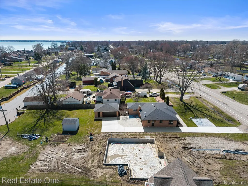 47900 Jefferson Avenue Chesterfield Township MI 48047