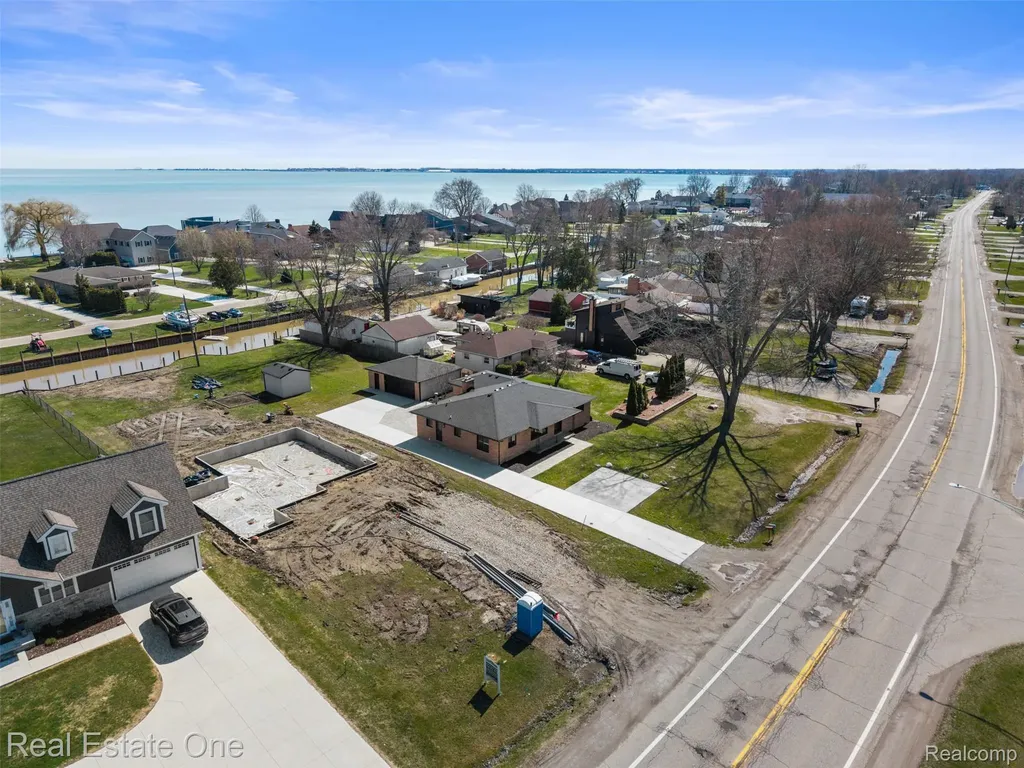 47900 Jefferson Avenue Chesterfield Township MI 48047