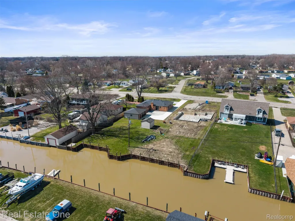 47900 Jefferson Avenue Chesterfield Township MI 48047