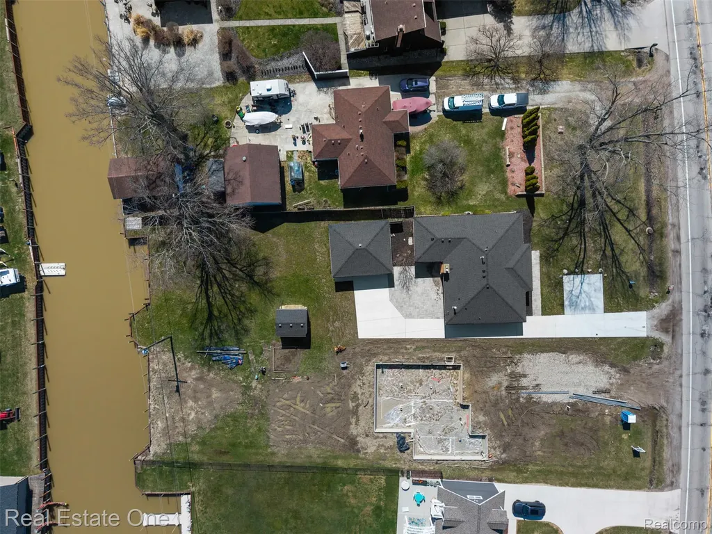 47900 Jefferson Avenue Chesterfield Township MI 48047