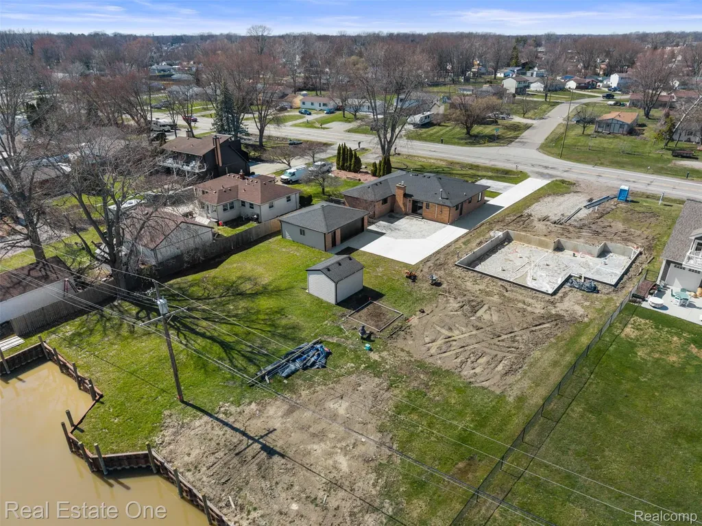 47900 Jefferson Avenue Chesterfield Township MI 48047