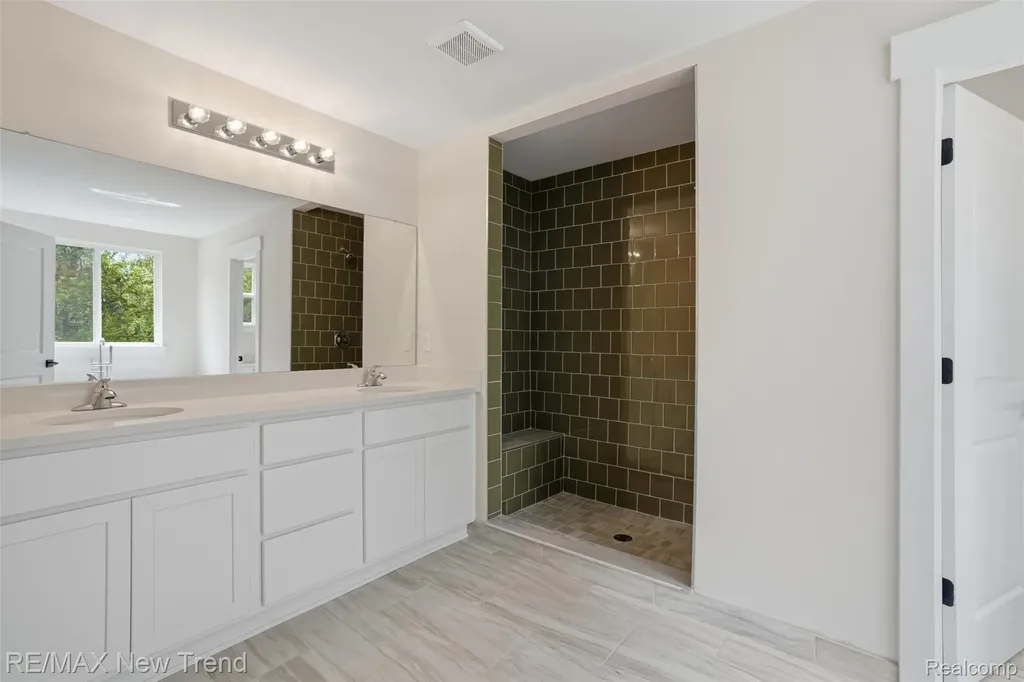 2100 Crested Butte Drive White Lake Charter Township MI 48383