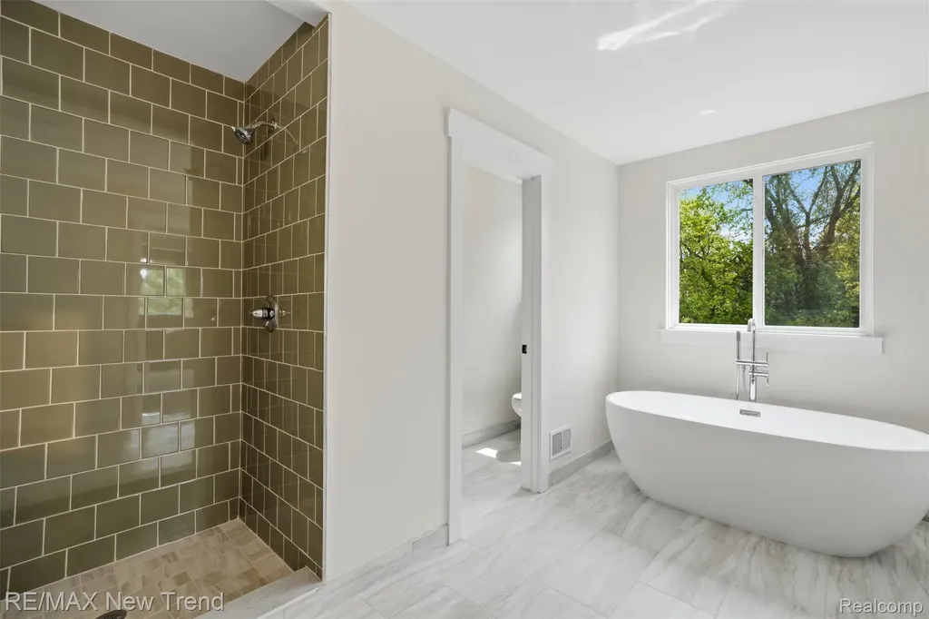 2100 Crested Butte Drive White Lake Charter Township MI 48383