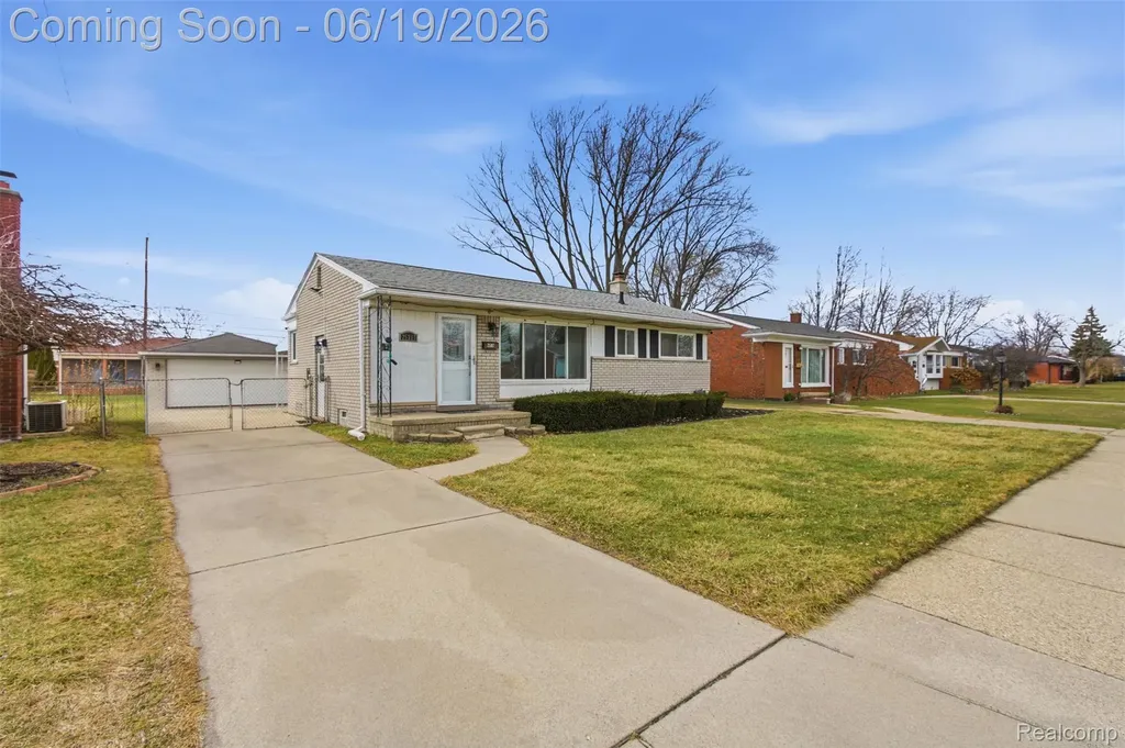 25317 Wagner Avenue Warren City MI 48089