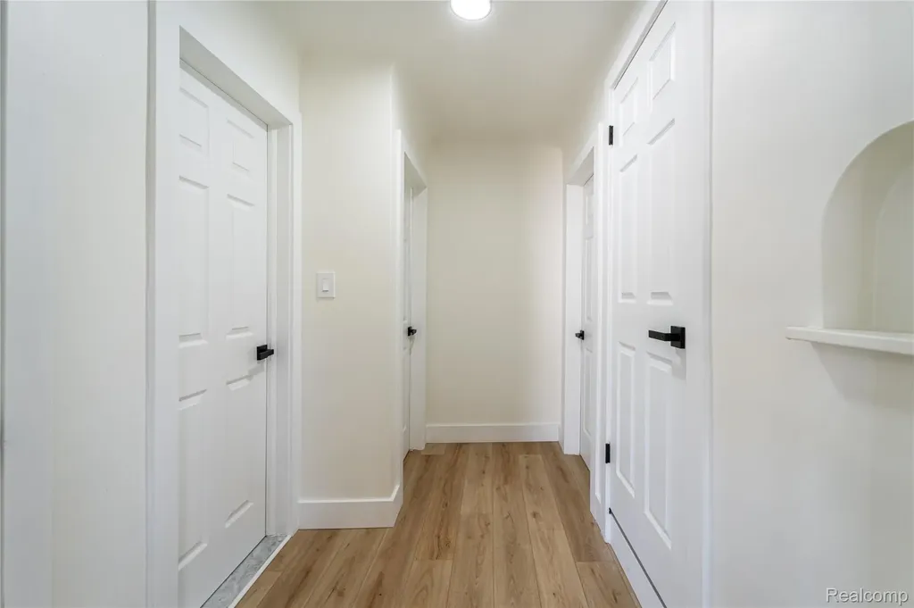 22427 Hanson Court St. Clair Shores City MI 48080