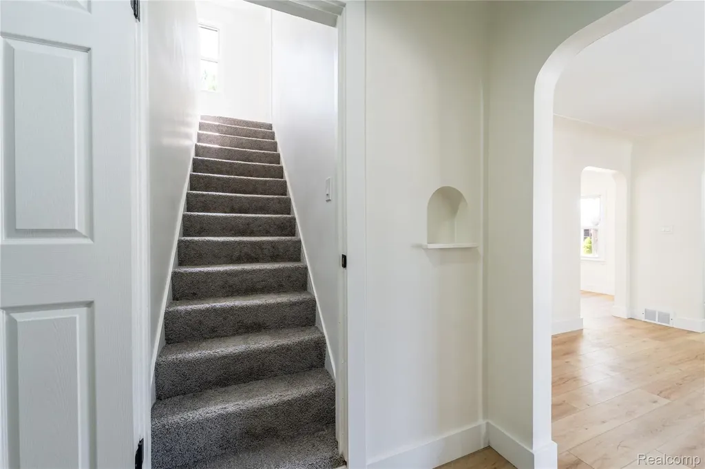 22427 Hanson Court St. Clair Shores City MI 48080