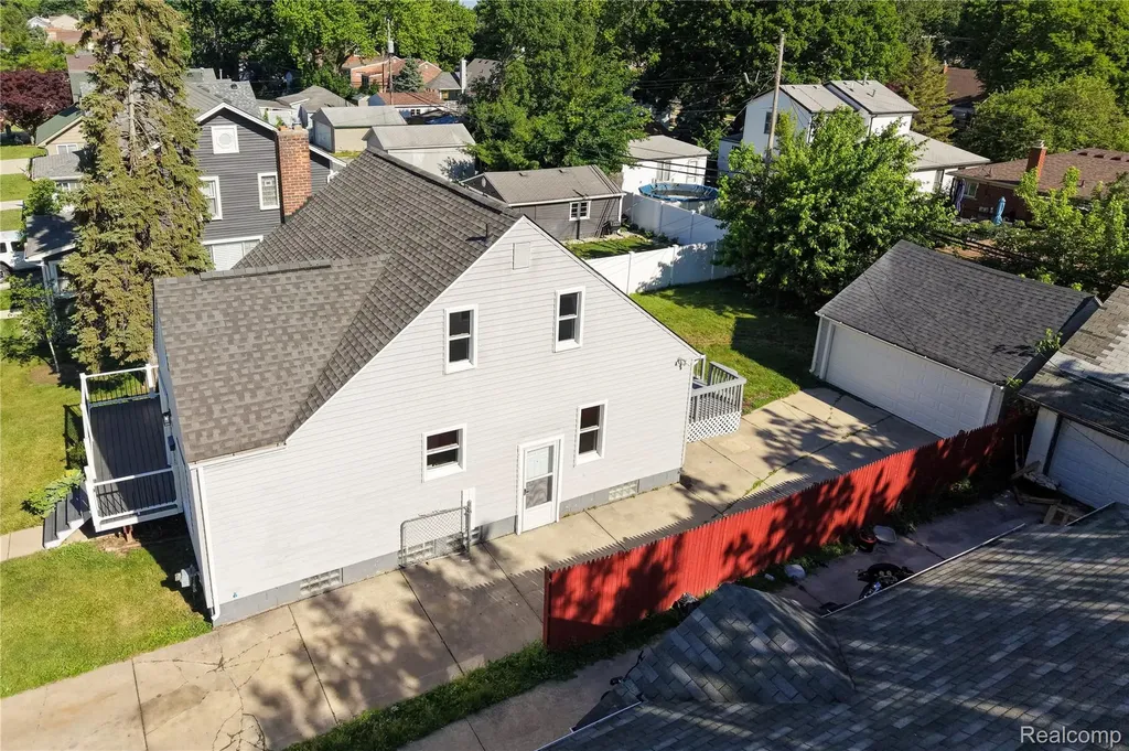 22427 Hanson Court St. Clair Shores City MI 48080