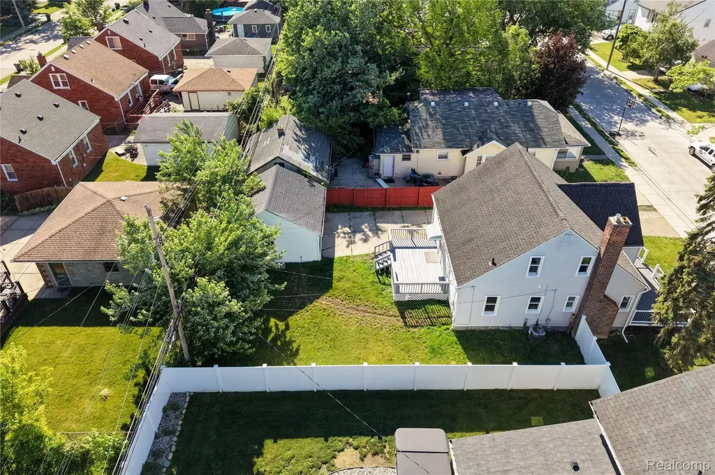 22427 Hanson Court St. Clair Shores City MI 48080