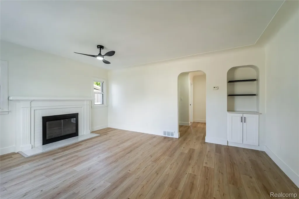22427 Hanson Court St. Clair Shores City MI 48080