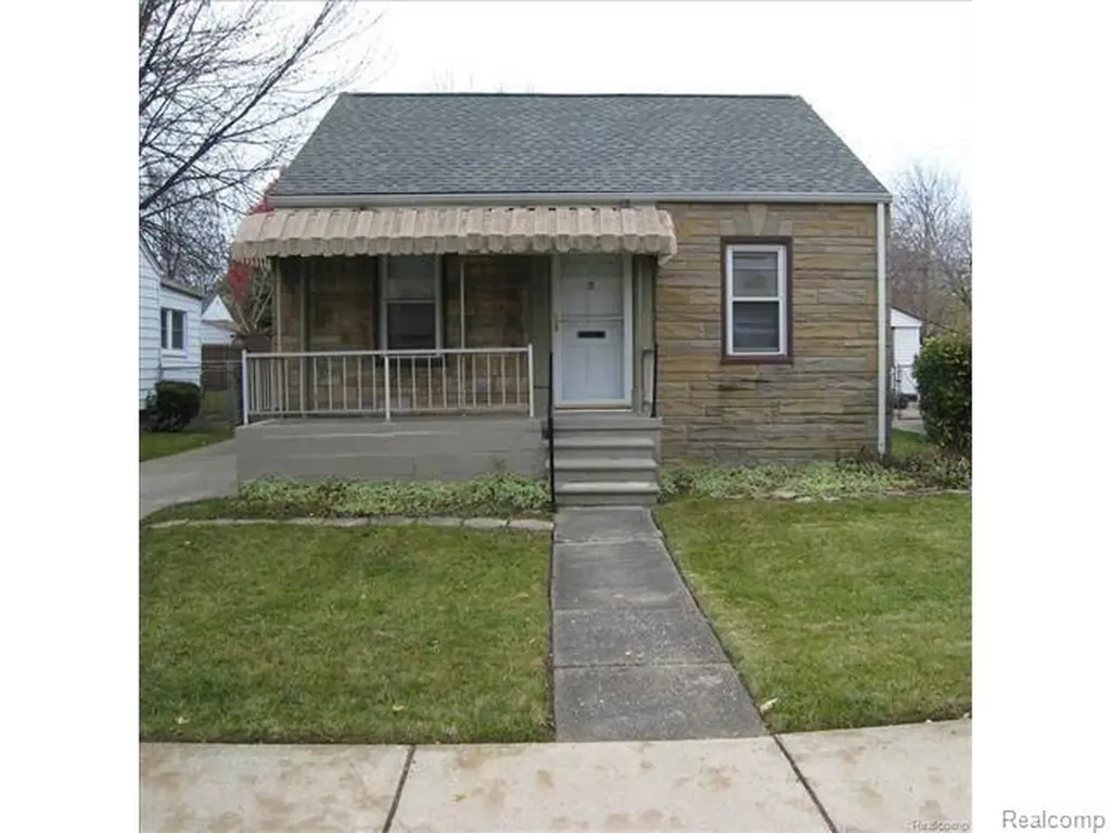 18556 Kenosha Street Harper Woods City MI 48225