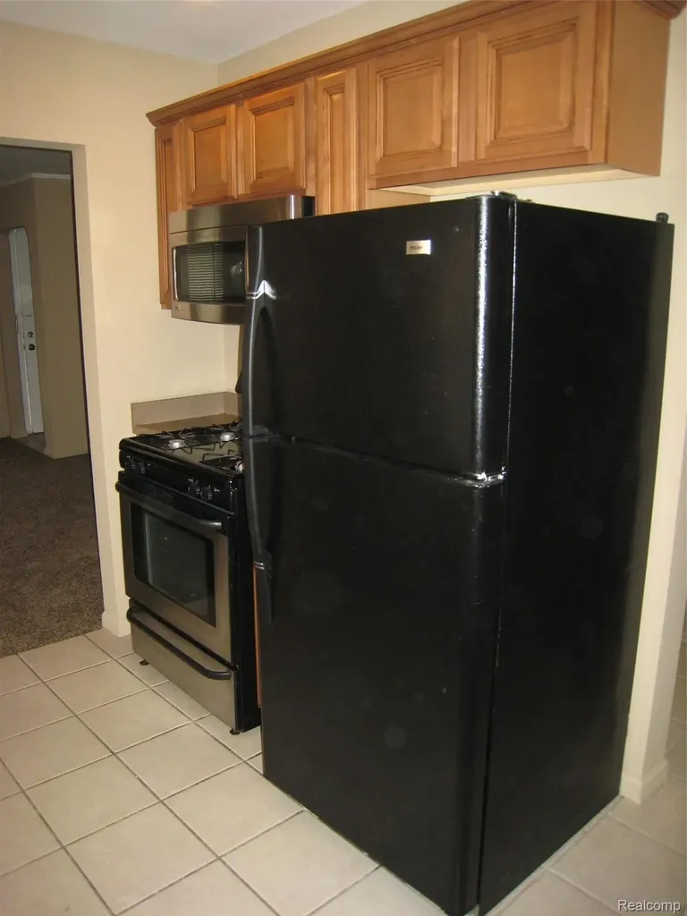 18556 Kenosha Street Harper Woods City MI 48225
