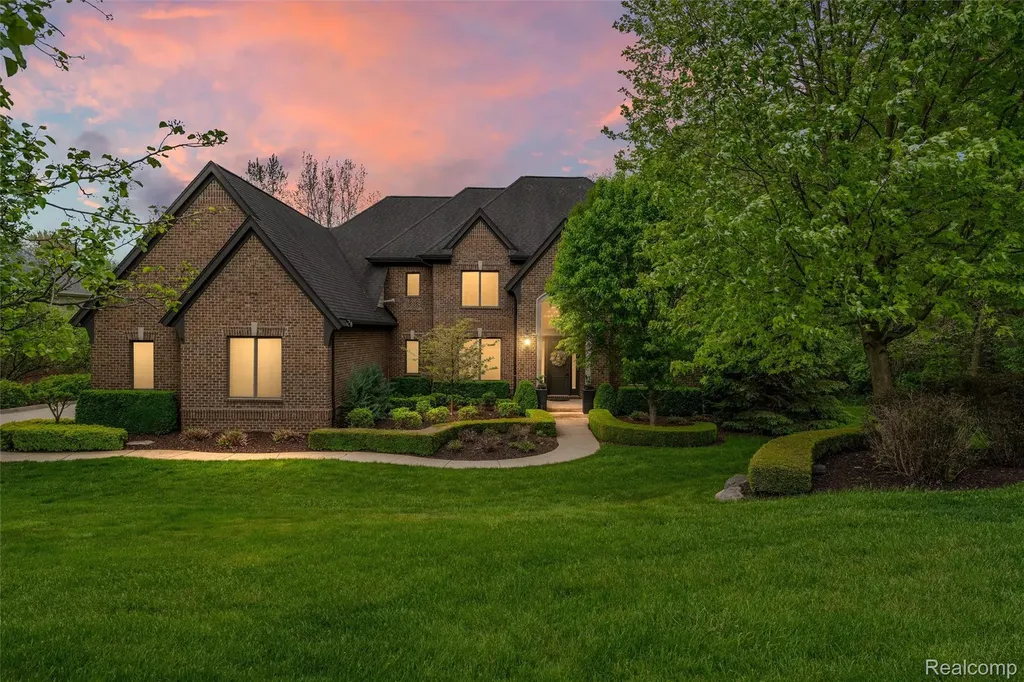 2761 Plum Creek Drive Oakland Charter Township MI 48363