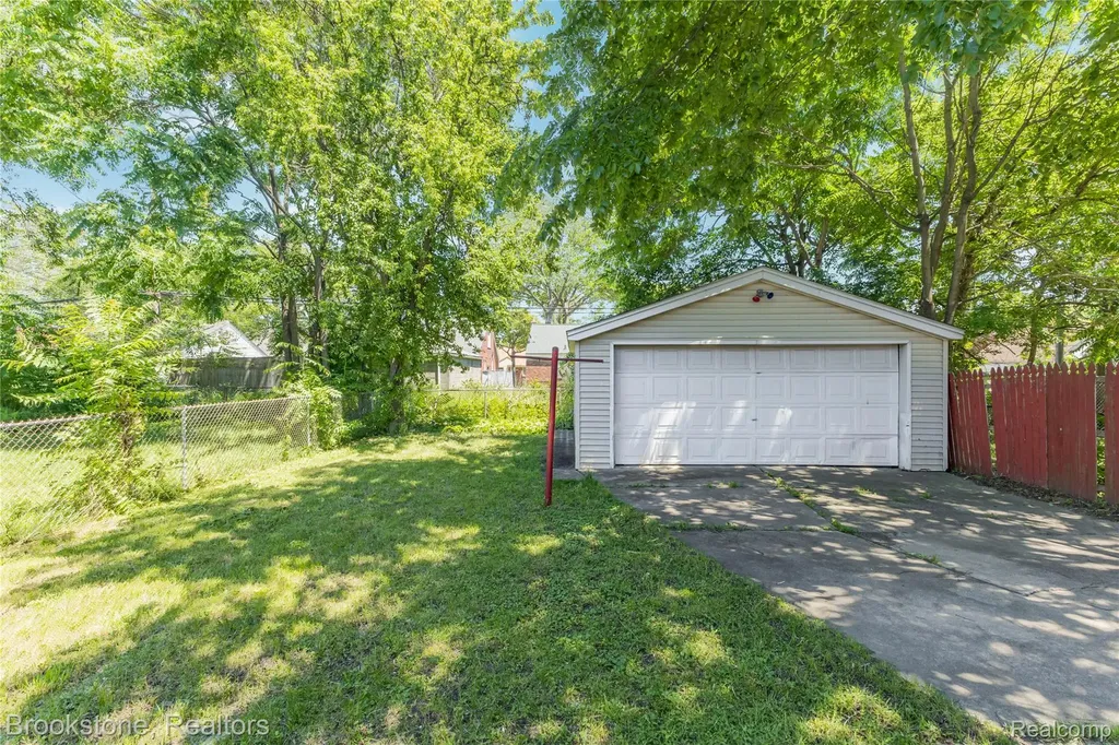 20214 Greeley Street Detroit City MI 48203