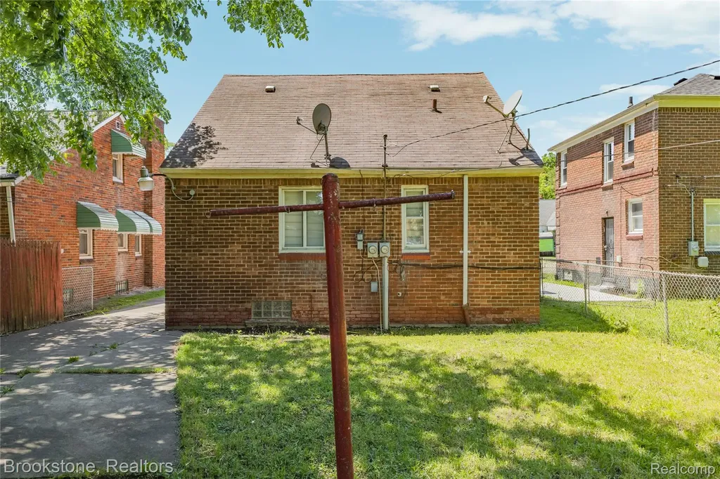 20214 Greeley Street Detroit City MI 48203