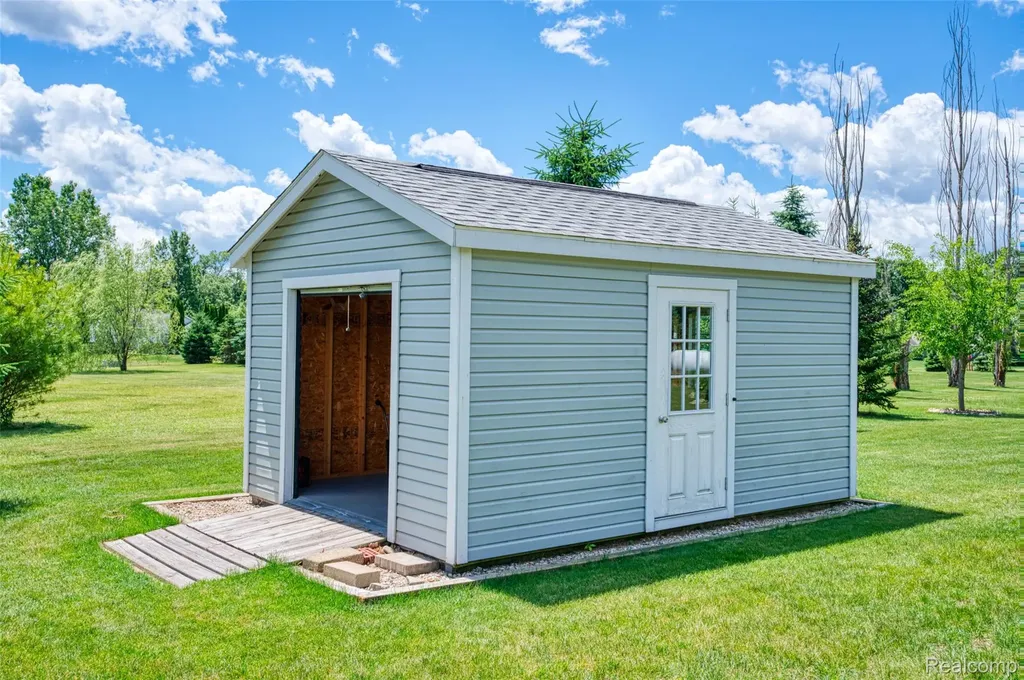 7701 Hidden Circle Drive Conway Township MI 48418