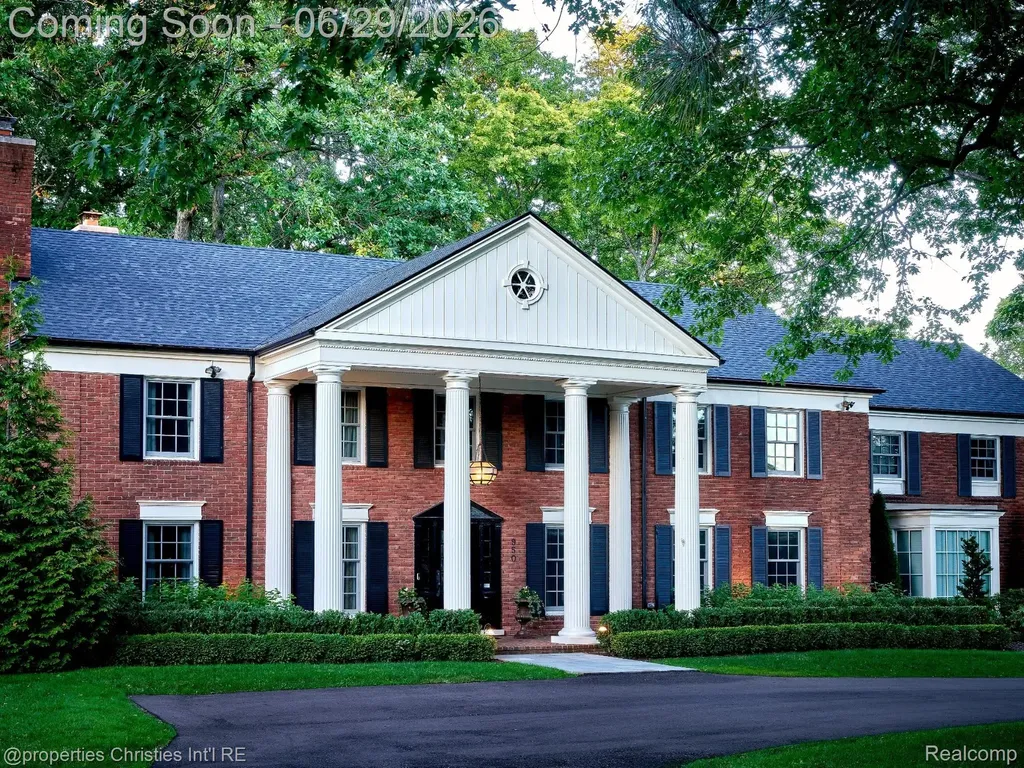 950 E Glengarry Circle Bloomfield Hills City MI 48301