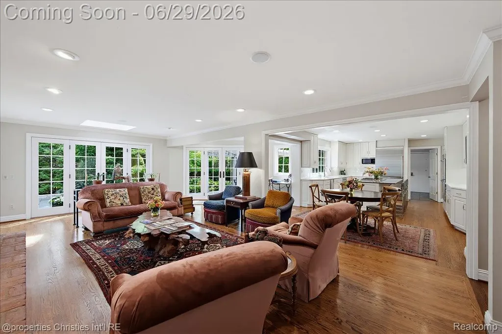 950 E Glengarry Circle Bloomfield Hills City MI 48301