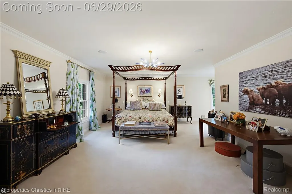 950 E Glengarry Circle Bloomfield Hills City MI 48301