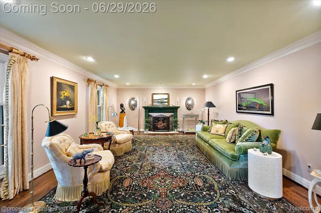 950 E Glengarry Circle Bloomfield Hills City MI 48301