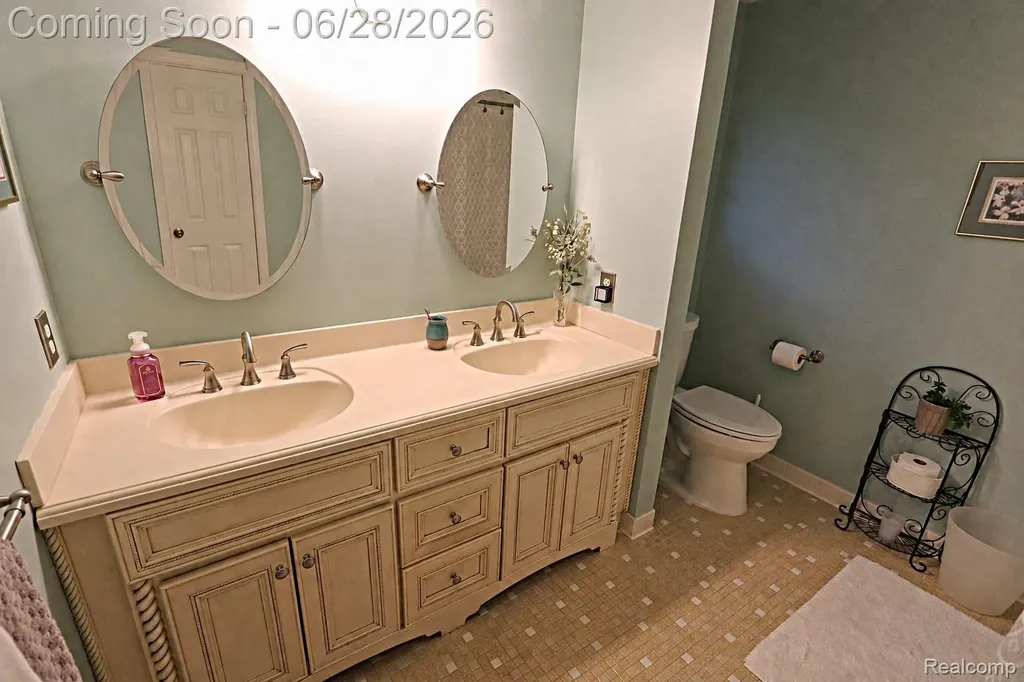 9391 Mayflower Court Plymouth Charter Township MI 48170