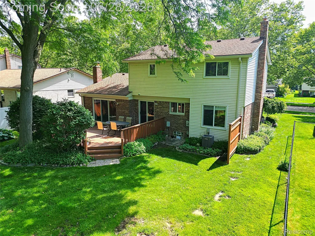 9391 Mayflower Court Plymouth Charter Township MI 48170